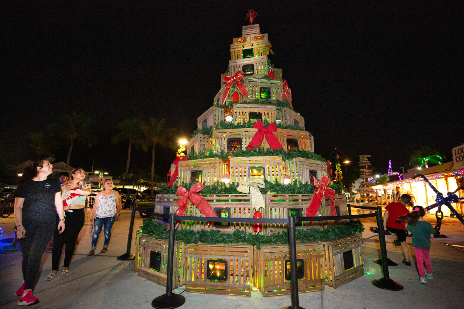 5-Lighting-5Q0A7805_Carol-Tedesco-1-1536×1024 harborwalk of lights lobster trap tree